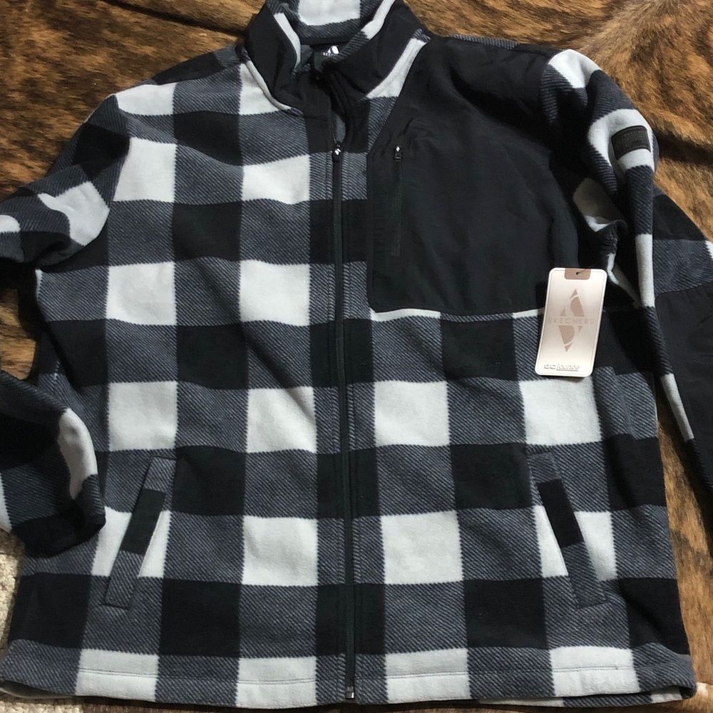 Sketchers jacket in men’s 2XL. NWT